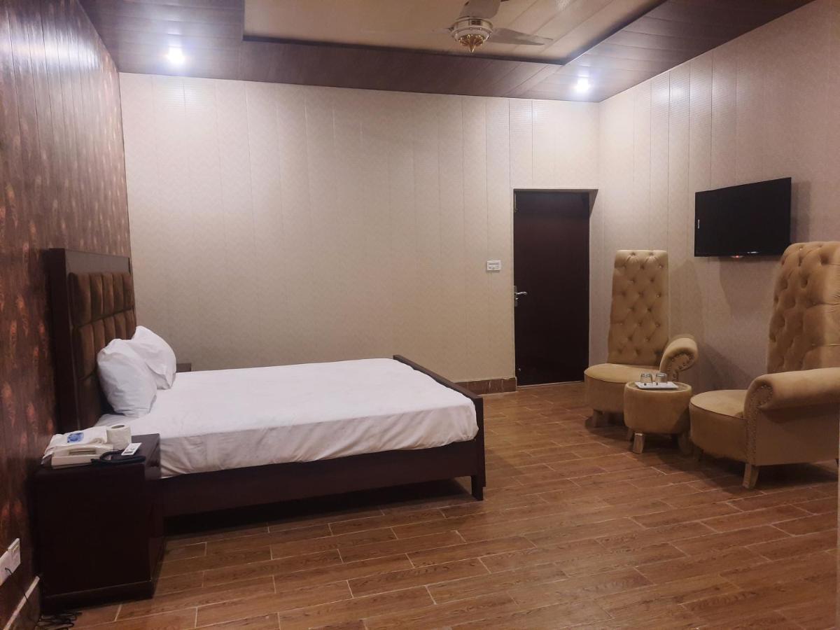 Royal Fort Executive Hotel Gulberg Lahore Eksteriør bilde