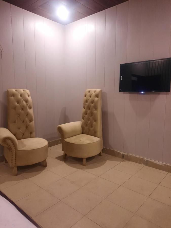 Royal Fort Executive Hotel Gulberg Lahore Eksteriør bilde