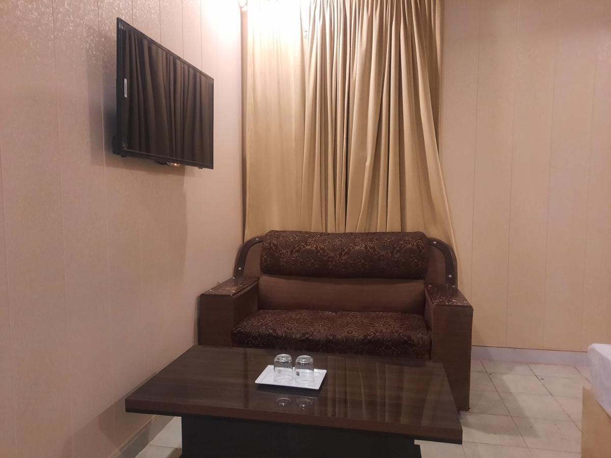 Royal Fort Executive Hotel Gulberg Lahore Rom bilde