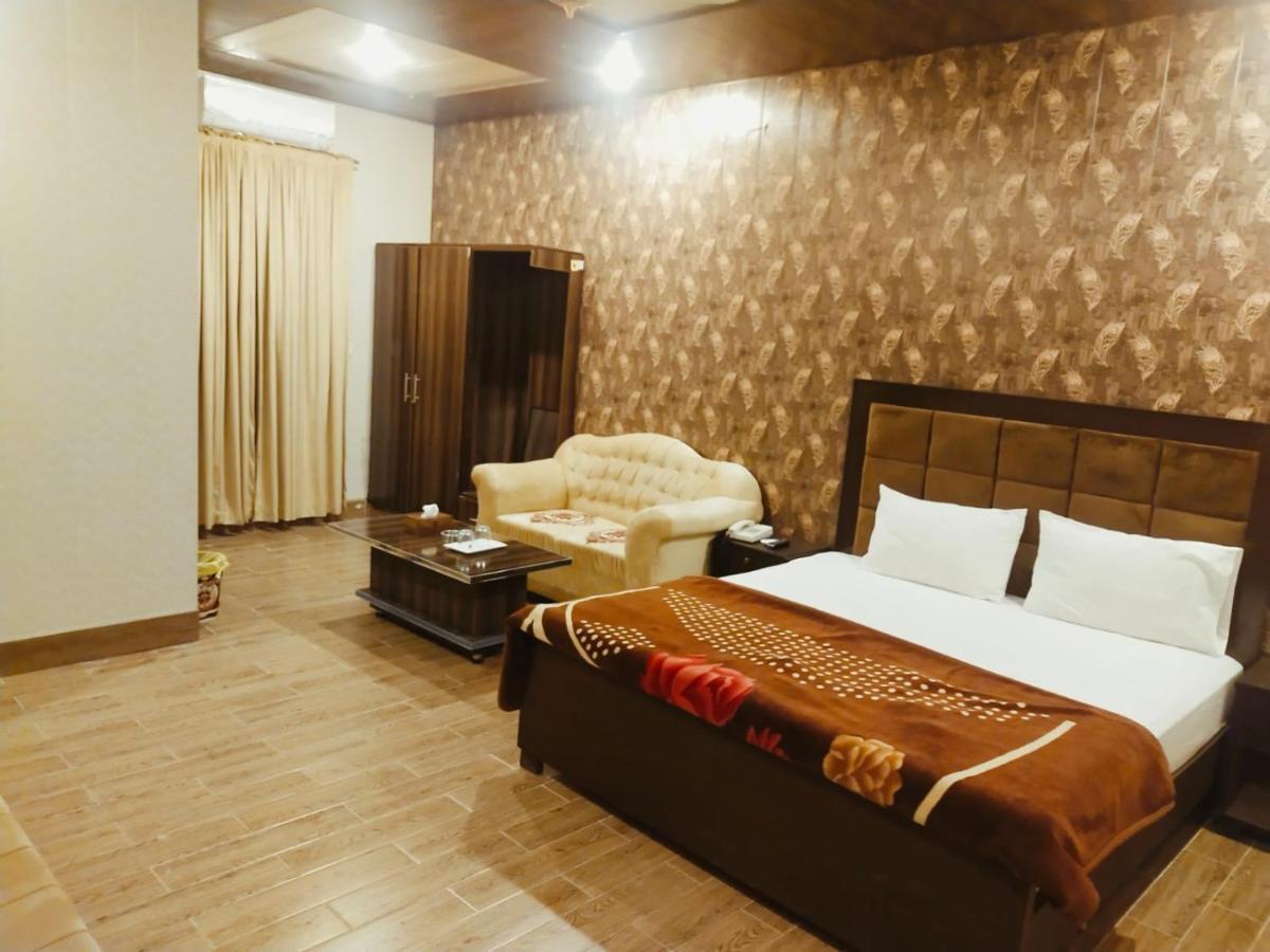 Royal Fort Executive Hotel Gulberg Lahore Eksteriør bilde