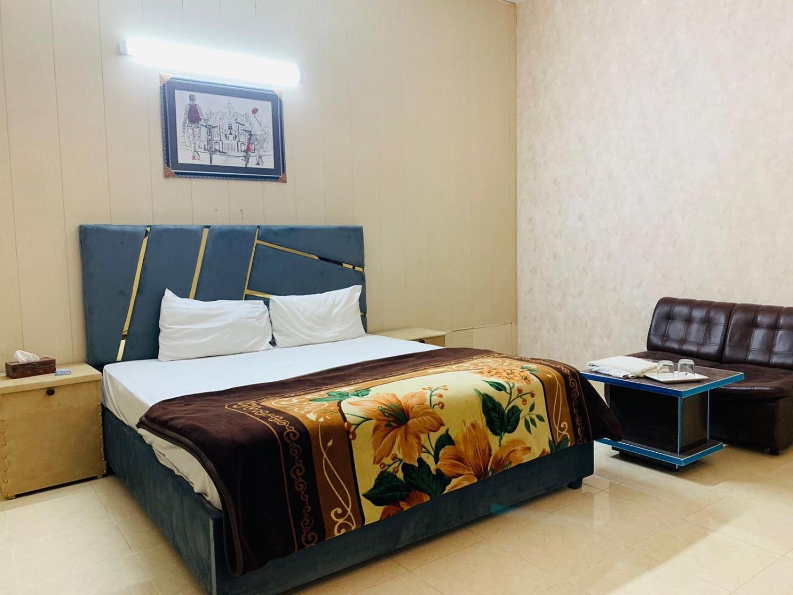 Royal Fort Executive Hotel Gulberg Lahore Eksteriør bilde