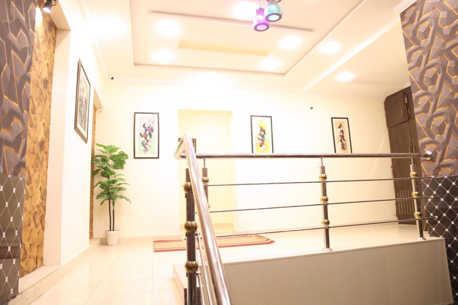 Royal Fort Executive Hotel Gulberg Lahore Eksteriør bilde