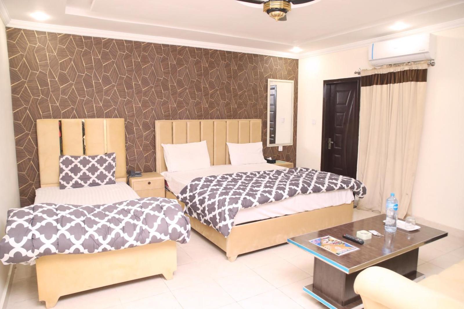 Royal Fort Executive Hotel Gulberg Lahore Eksteriør bilde